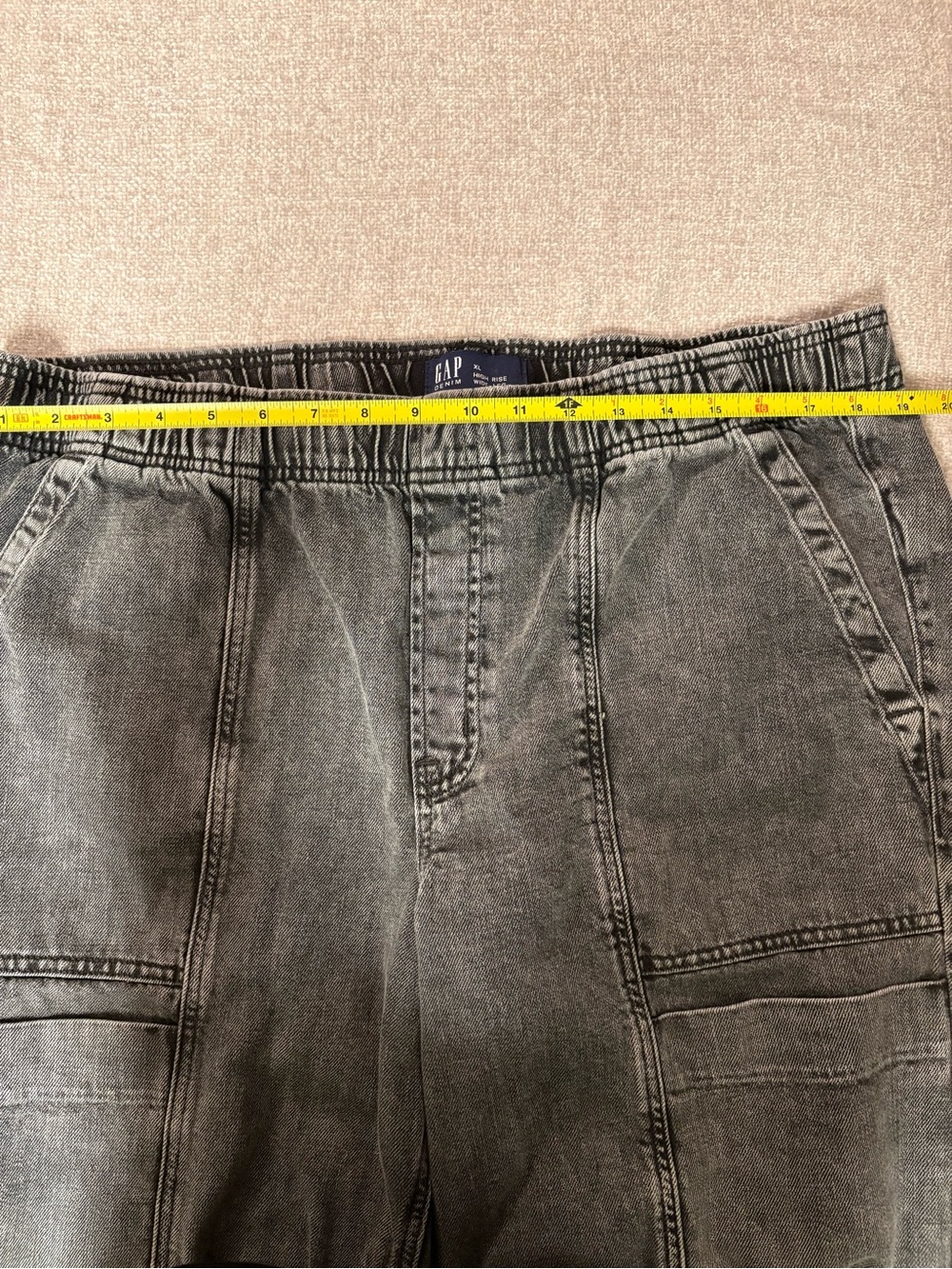 GAP Denim High Rise/Wide Leg Black Washed Cargo Style Jeans Size XL - Picture 12 of 16